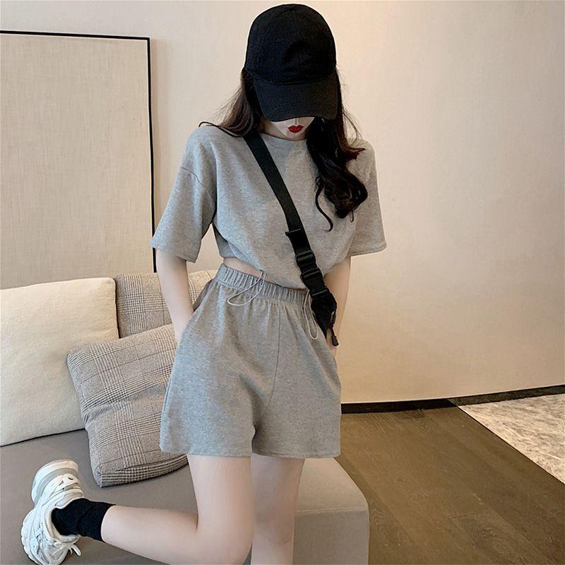 

Европейская станция Серый Повседневный спортивный костюм Женский Летний Новое поступление Модный Молодежный С коротким рукавом Шорты Бег Костюм из двух частей Тренд Grey Suit [Tops + shorts]] S