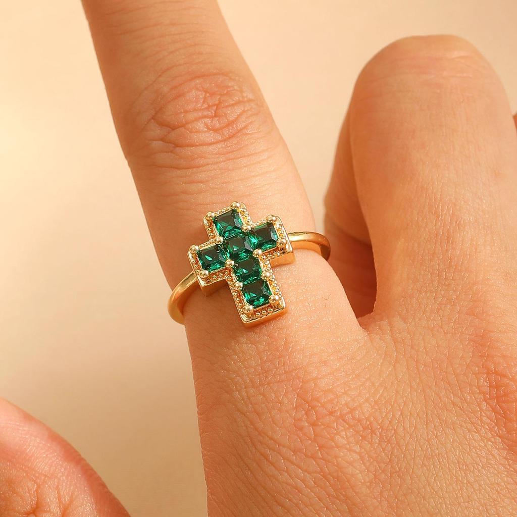 Anello in Rame Regolabile con Croce in Zirconia Colorata - Moda Lusso da Donna