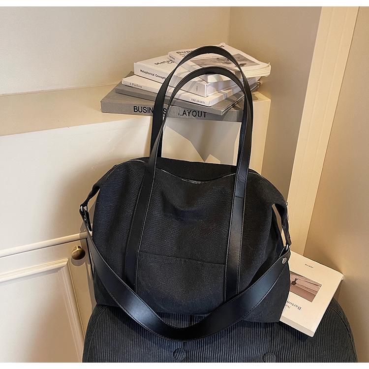 Canvasväska med stor kapacitet i koreansk stil: Trendig avslappnad axel- och crossbodyväska för daglig pendling och resor