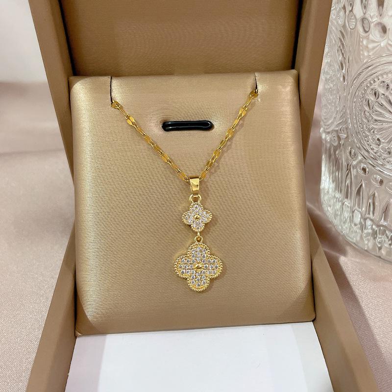 **Lively Women's Necklace: Titanium Steel & Gold-Plated Copper Clavicle Chain**