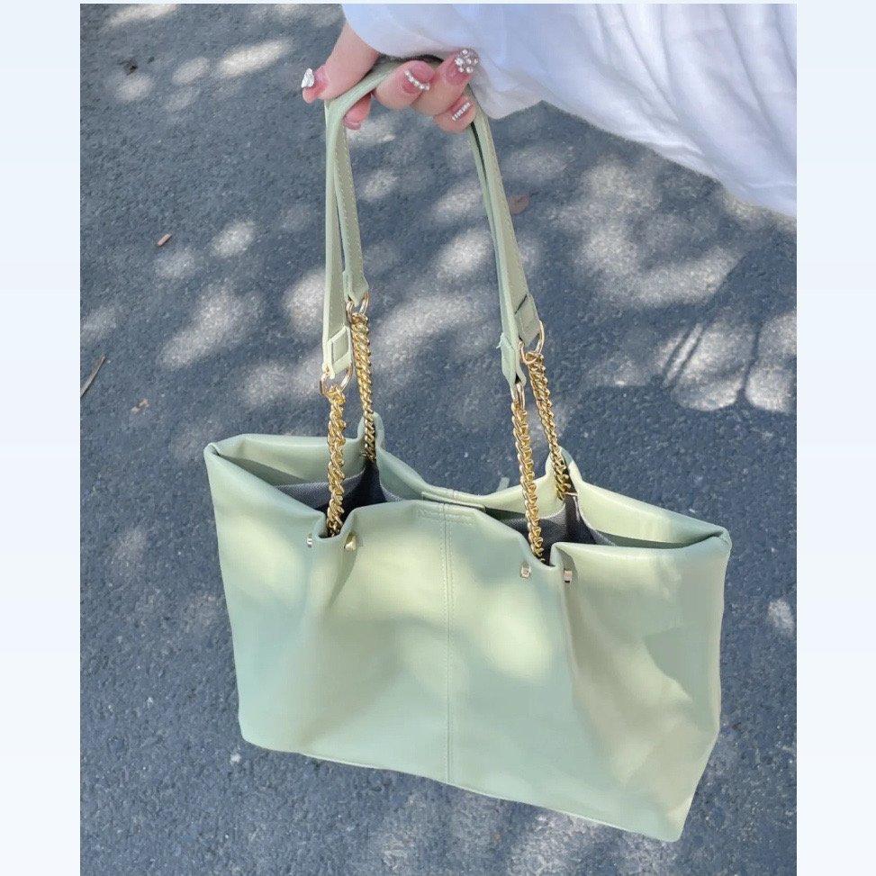 Large Capacity Commuter Chain Fashionable Versatile Handheld Women'S Bag Summer Texture Shoulder Underarm Tote Bag