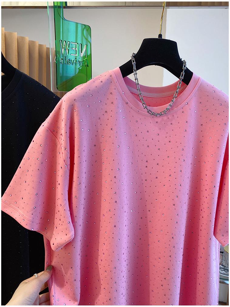 Camiseta Preta de Algodão de Manga Curta para Menina Gordinha com Design de Diamante Brilhante