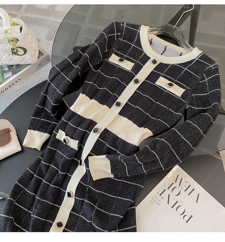 Mid-Length Winter Woolen Dress: French Hepburn Style Knit for Layering