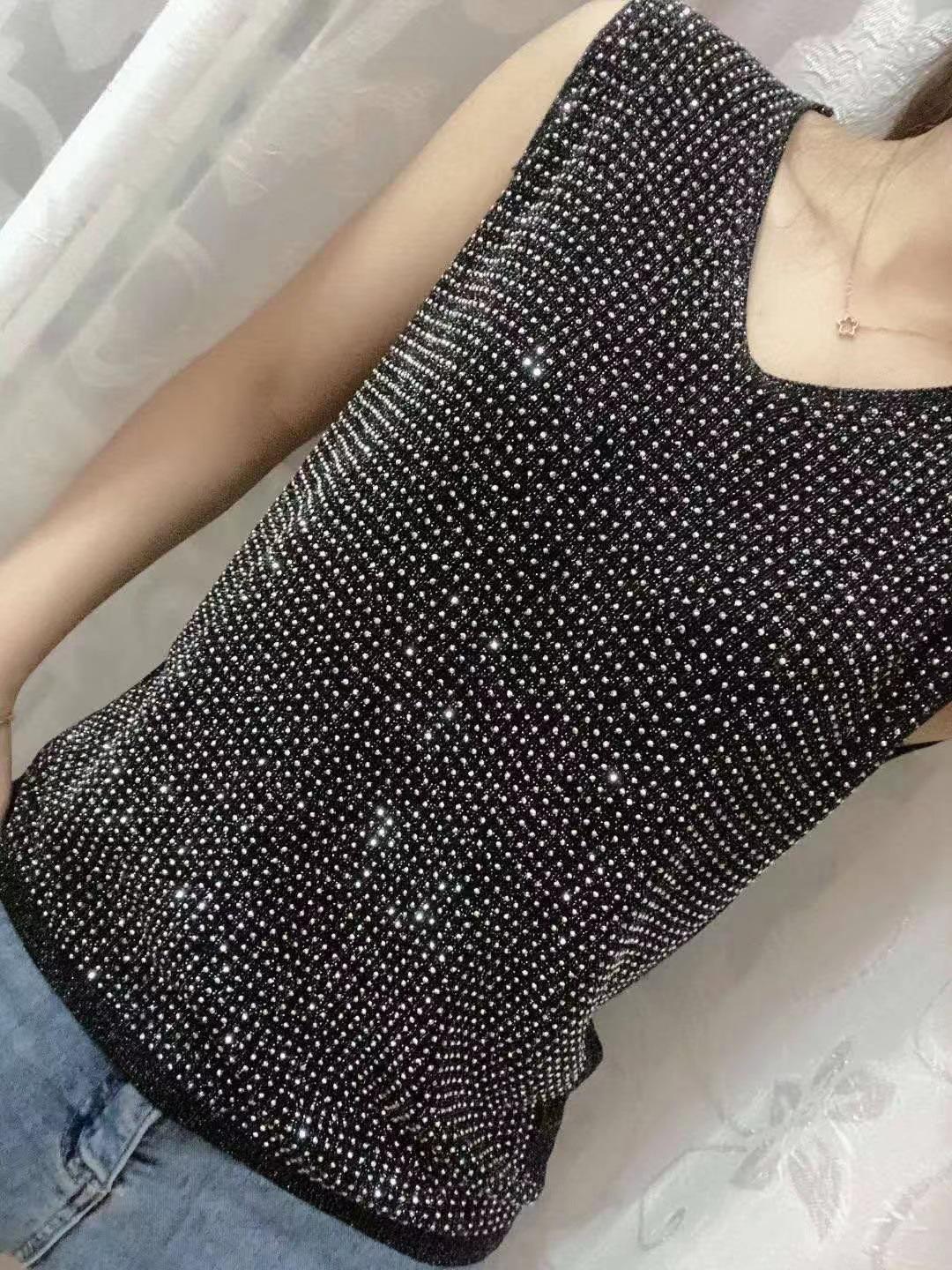 

Женский блестящий шелковый жилет без рукавов с V-образным вырезом 2023 г.: Новый стиль весна/лето со свободным кроем и ромбовидными акцентами One Size 90-130