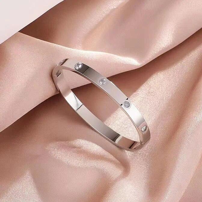 Gold Plating Lover Armbånd og armbånd for kvinner Sjarmerende Zirconia pararmbånd 2023 Nye trendy luksussmykkegaver