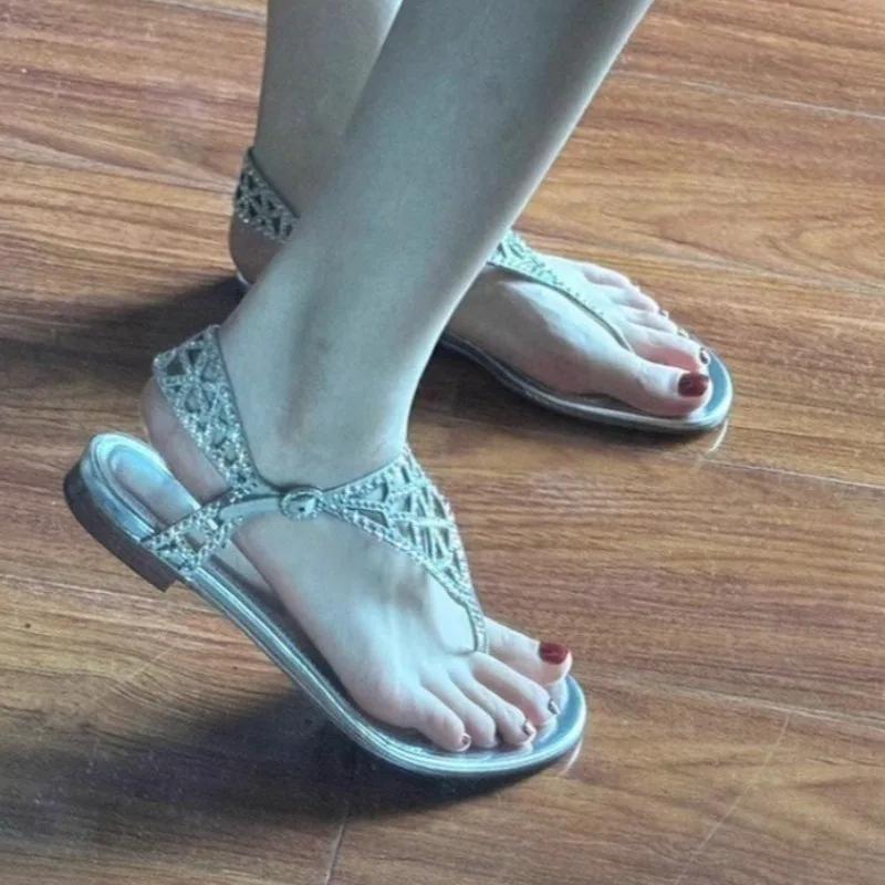 2025 New Summer Women's Sandals Classics Round Toe Crystal Buckle Strap Thong Sandals Outdoor Open Toe Daily Comfortable Shoes