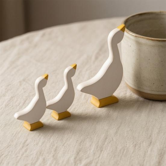 3Pcs Goose Wood Table Sign, Nordic Style Minimalist Solid Wood Decorative Ducks Set, Tabletop Centerpieces for Home Office Kids Room Shelf Decor
