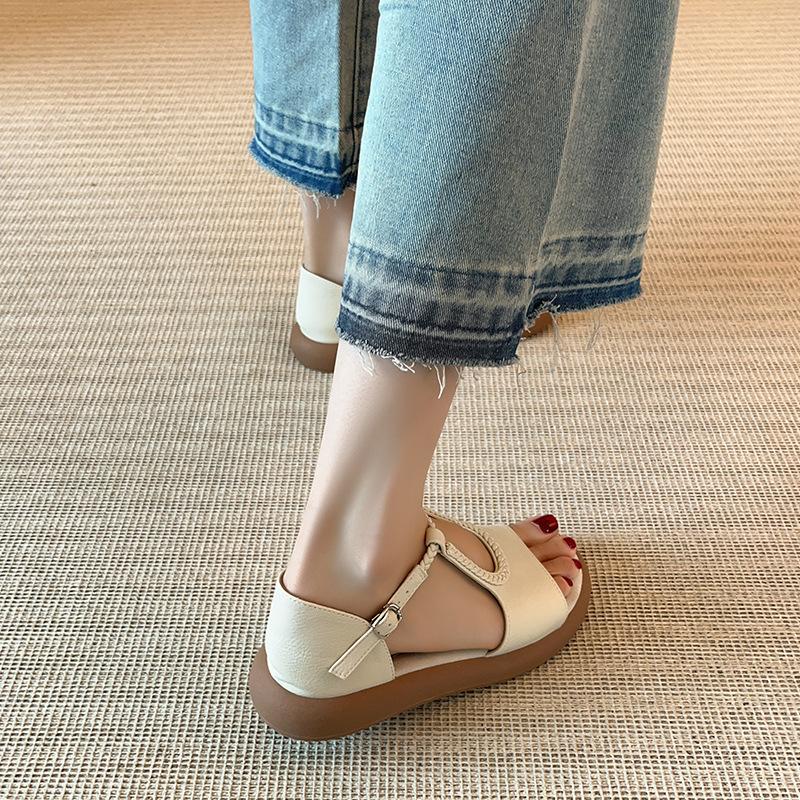 Spot~ Flat-bottomed comfortable sandals for women's summer new outer wear with skirts, beautiful and versatile Roman shoes for women