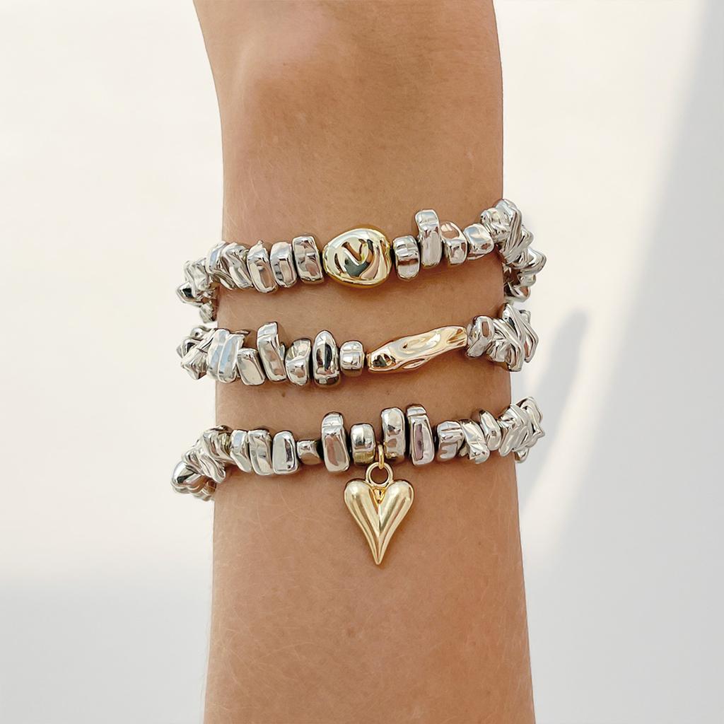 3pcs Heart Pendant Bracelets Stacked Style Irregular Beaded Bracelets for Friend Family Neighbors Gift