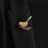 Elegant Chinese Magpie Brooch: Fashionable High-End Women's Accessory