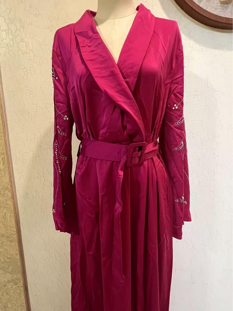 2024 Herbst Strassgürtelkleid Robe für Frauen aus dem Nahen Osten