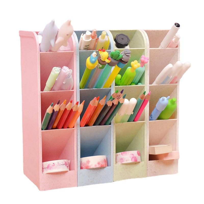 Transparenter Minimalistischer Stiftehalter - Schräger Schreibtisch-Organizer mit Vier Fächern.