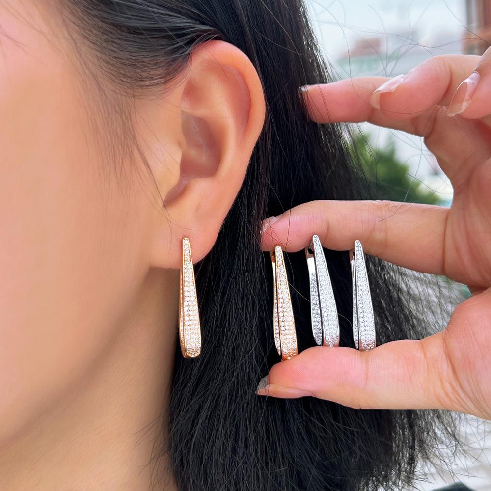 Hip-Hop Earrings Flash Diamond Oval Stud Earrings U-Shaped Hollow Electroplated Champagne Gold Ear Buckle Earrings Gift Women