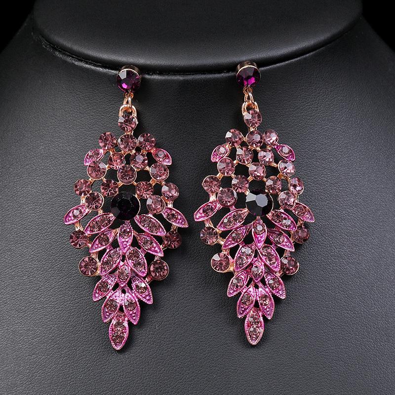 Trendy European-American Necklace & Earring Set: Exquisite Retro Design for Evening Gowns