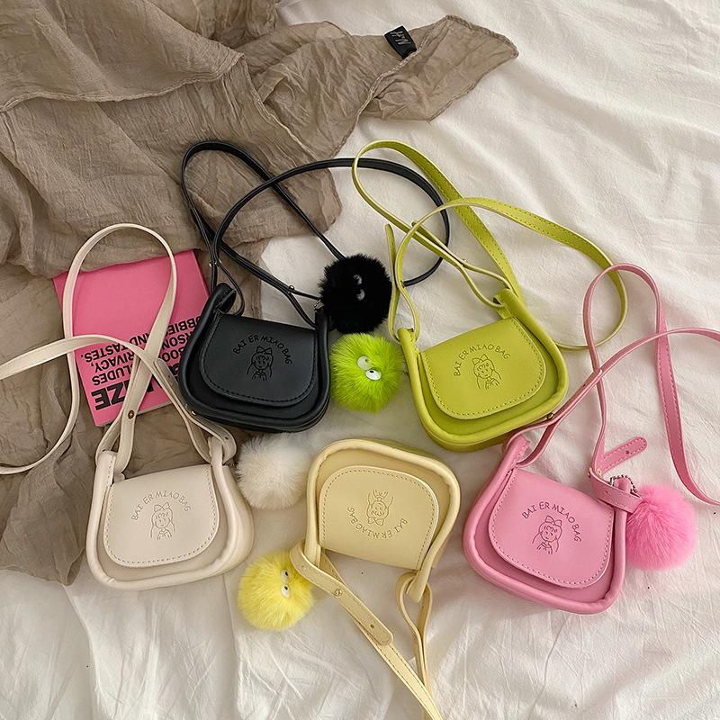 Small bag women 2025 new simple messenger bag hand-held underarm saddle bag