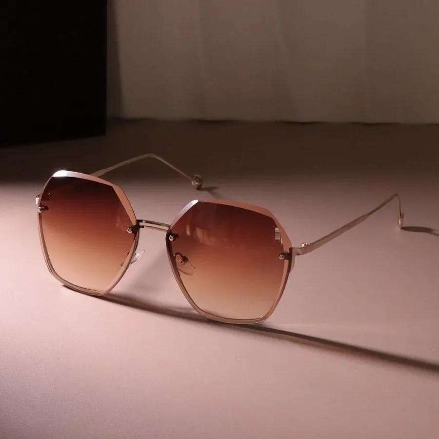 Big Frame Classic Square Sunglasses Women Men Brand Designer Personality Sun Glasses Female Male Colors Mirror