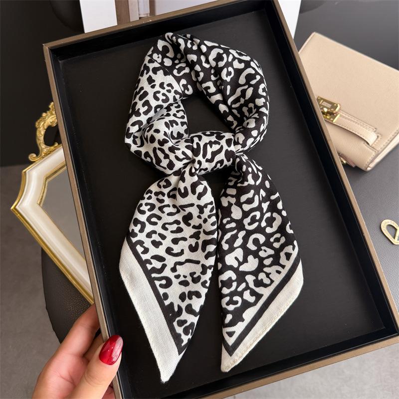 Leopard Print Fashion Imitation Velvet Herringbone Pattern Cotton and Linen Small Square Scarf Silk Scarf Headscarf Shawl Sun Protection Scarf Women's