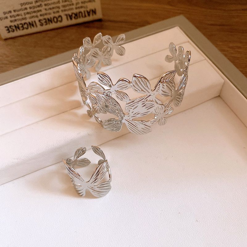 Fashion Beautiful Flowers Bracelet Female Fashion Exquisite Refined Grace Fancy Accessible Luxury Bracelet Niche Personality All-Match Jewelry