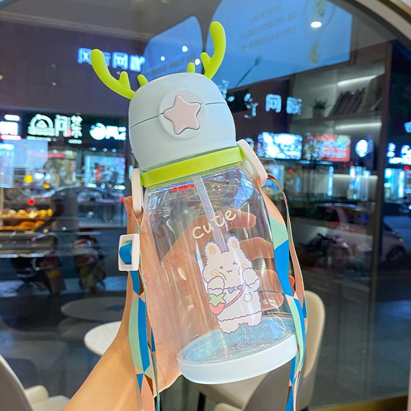 Cartoon Reindeer Antler Plastic Cup With Handle And Straw Large Capacity Student Gift Water Bottle For Kids KTY