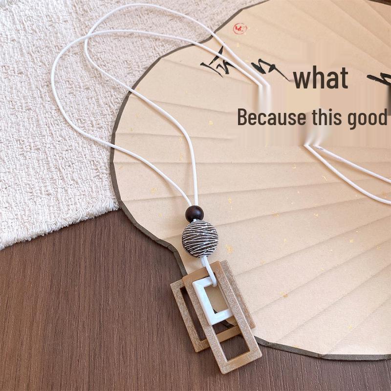 2026 Retro Chinese Resin Pendant Necklace: Unique Clavicle Chain, High-End Accessory for Women