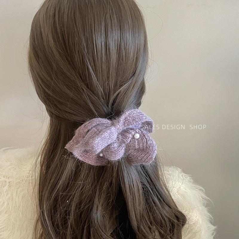 Korean Pearl Bow Knitted Scrunchie – Elegant Autumn/Winter Hair Accessory