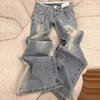 Jeans Flare Lavagem Clara para Mulheres com Renda Cintura Baixa Comprimento Total Ajuste Slim Calças Flare Design para Mulheres Curvilíneas