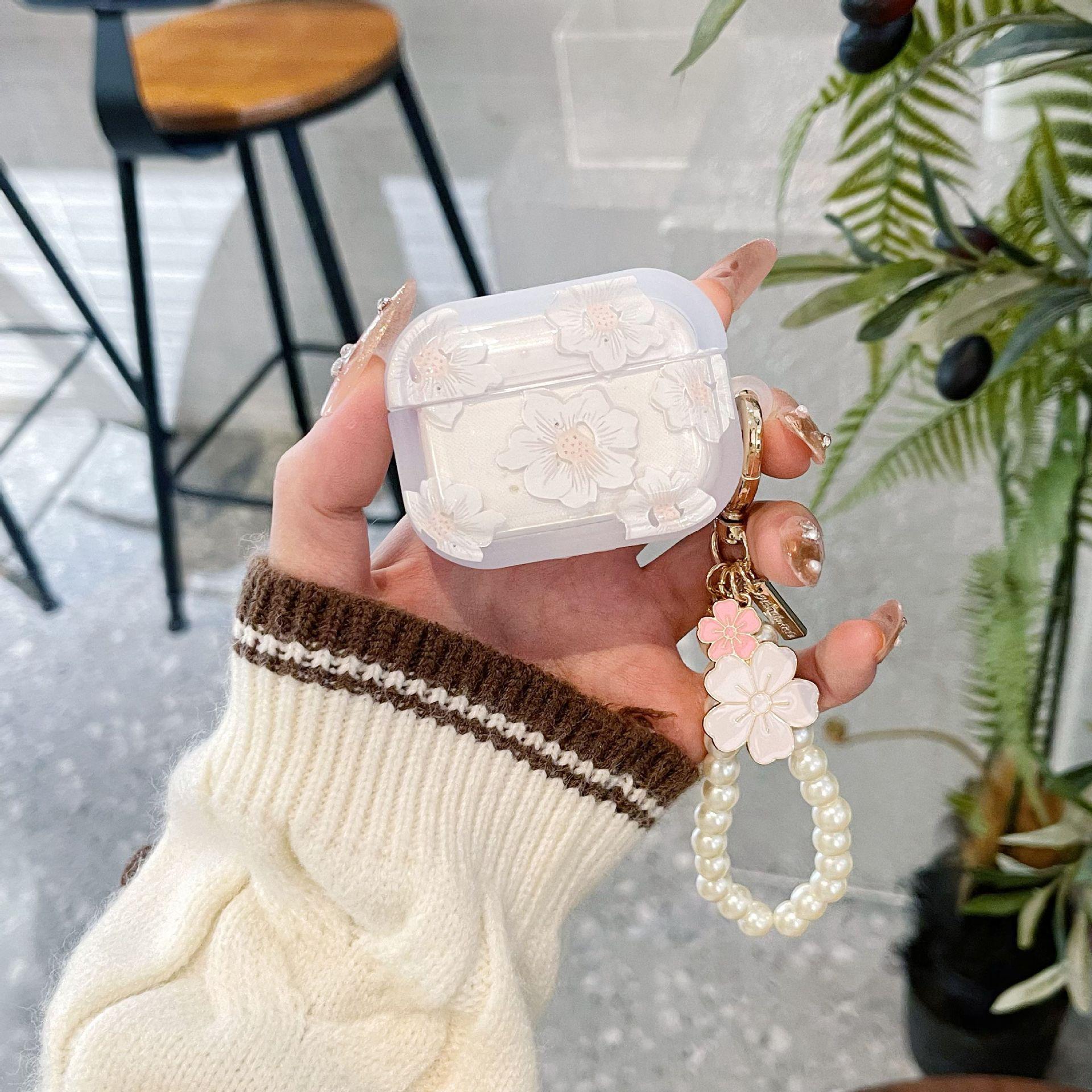 

Защитный чехол для AirPods Pro 4-го поколения «Свежая сакура»: Противоударный для 2/3 поколения. AirPods Pro 2 белый