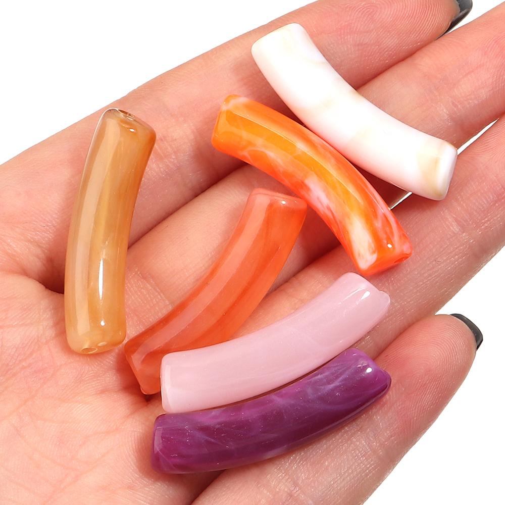 30ks 31x8mm Akrylové zakřivené trubičkové korálky Dvoubarevné korálky ve tvaru bambusové trubičky Ohnutá trubička Volné korálky pro výrobu šperků DIY Náramek Náhrdelník