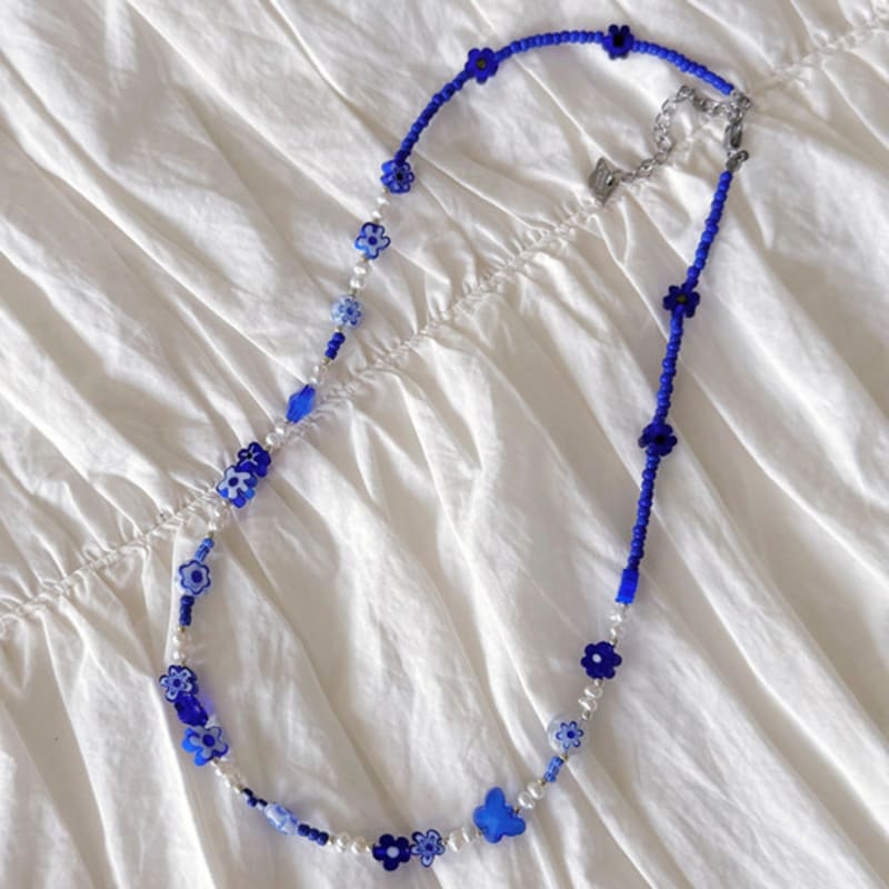 FANTASTIC PLANET Blue Flower Pearl Necklace