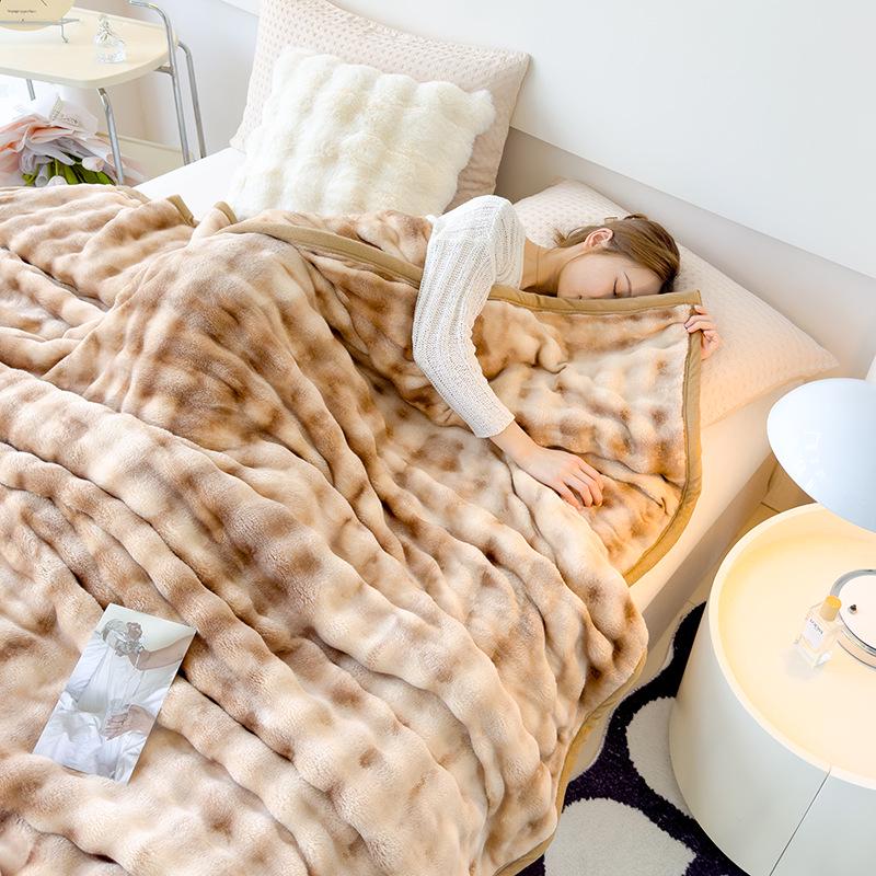 Bubble Fleece Coral Blanket for Office or Sofa 70*100cm Random Pattern