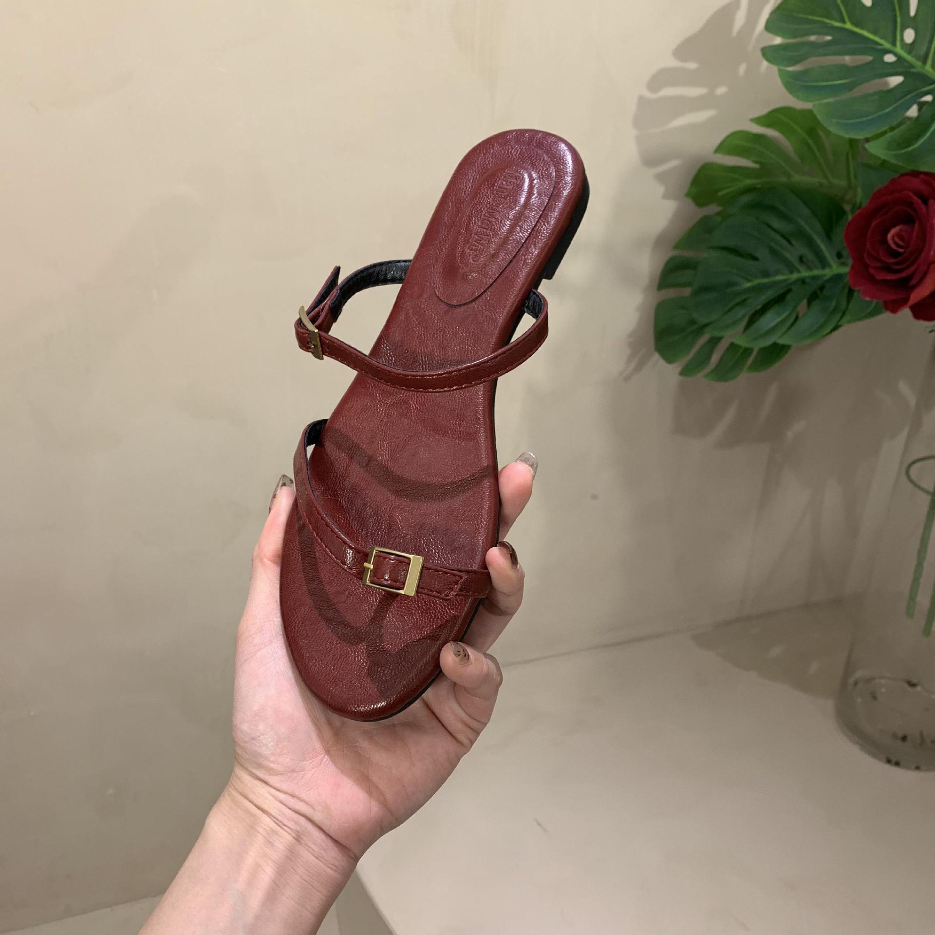 

One-word thin strap flat-bottomed toe slippers women s 2025 summer new beach shoes 35 красный