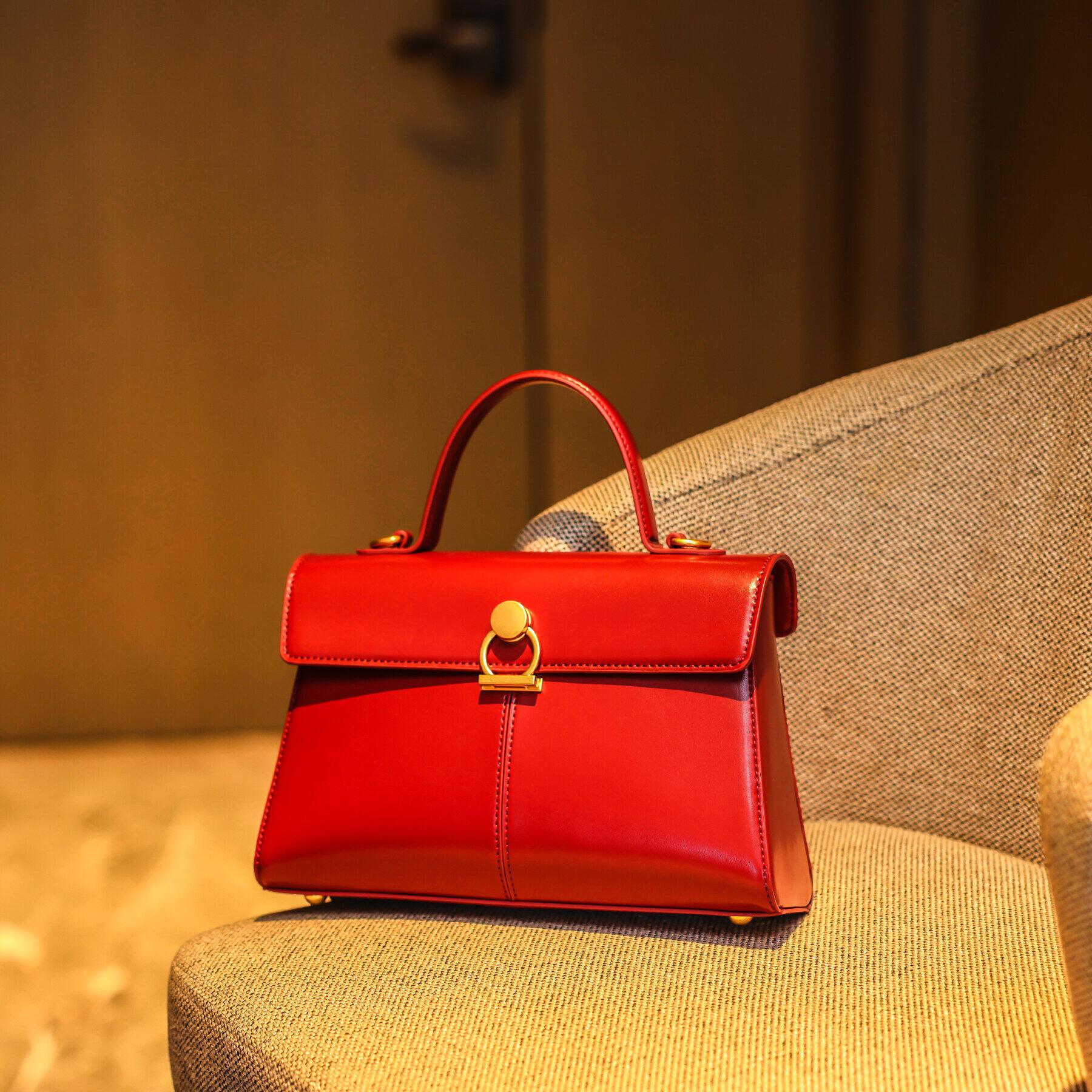 

2024 Зимняя Ретро Высококлассная Женская Сумка-Тоут через Плечо