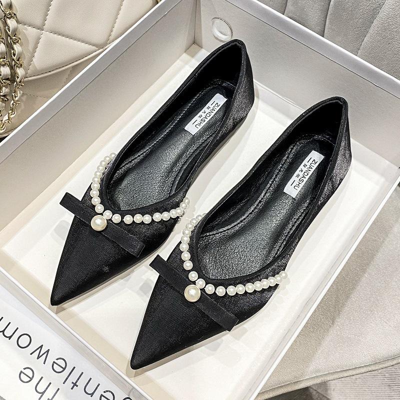 

Pointed single shoes women s 2025 new autumn and winter versatile fairy shoes gentle flat evening shoes large size women s shoes 41 to 43 34