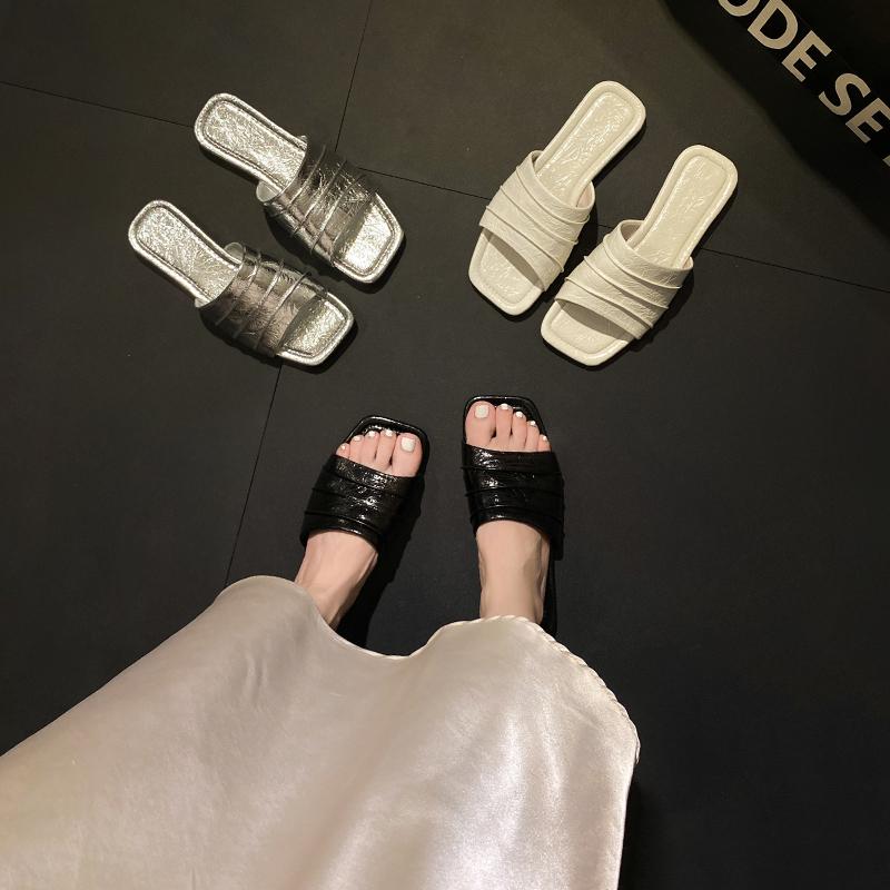 Fashion Simple Light and comfortableFlat Slippers for Women for Summer Outdoor 2025 New Retro Comfortable All-match Leather Sandals