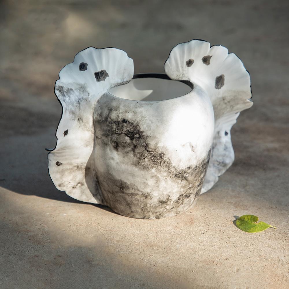 Creative Hand-painted Ceramic Vases Wavy Patterned Wings Ceramic Handicraft Floral Arrangement Accessories Home Decoration