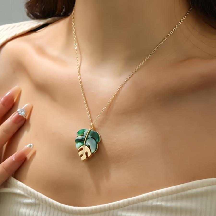 Bohemian Pendant Necklace, Elegant and Graceful, Irregular Leaf Patchwork Fashion, Suitable for Women's Daily Wear or Casual Vacation, 1pc