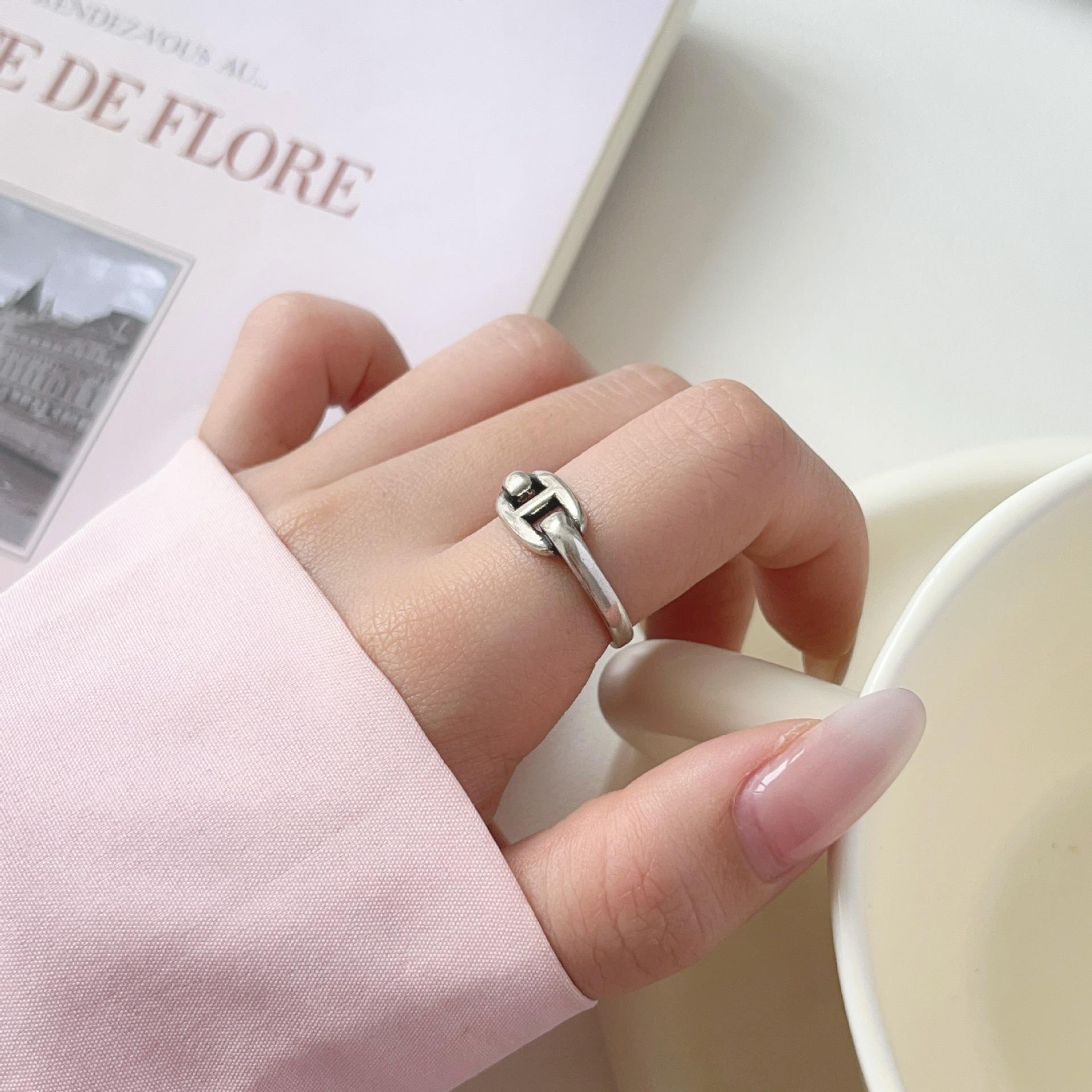 Retro Geometric Pig Nose Ring: Stylish Open Luxury, Korean Fashion Finger Ring for Women Adjustable Open