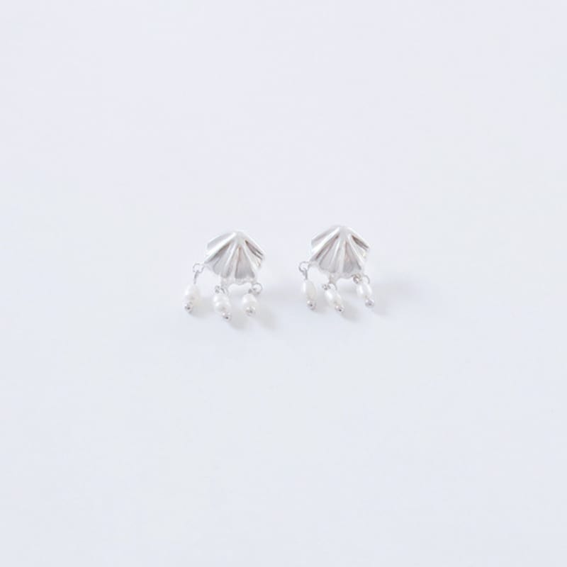 STILL INSTANT Concha Pearl Drop Earring