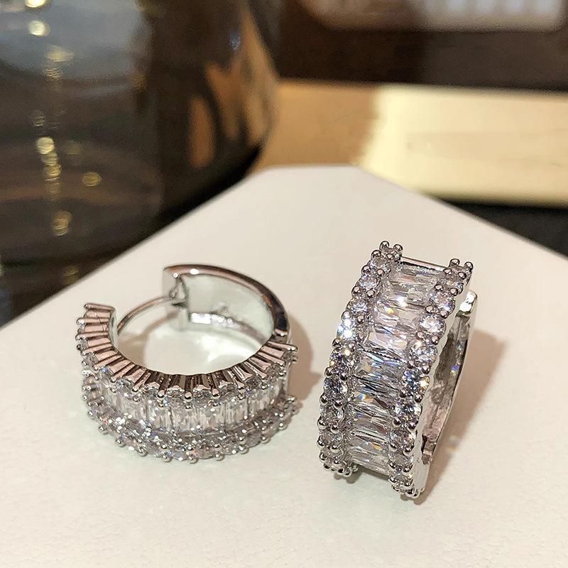Breite Dicke Zweireihige Gemischte Konische Baguette Runde Zirkonia Creolen Silberfarben Steckerverschluss Elegante Bankett Damen Accessoires