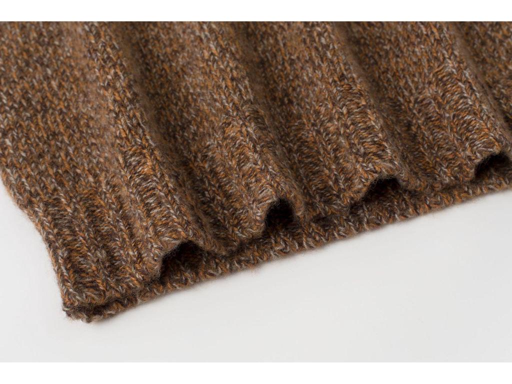 קרדיגן ארוך עבה מ-100% קשמיר לנשים - קולקציית סתיו 2025: סוודר סרוג רפוי, חם, עם שרוולים ארוכים.