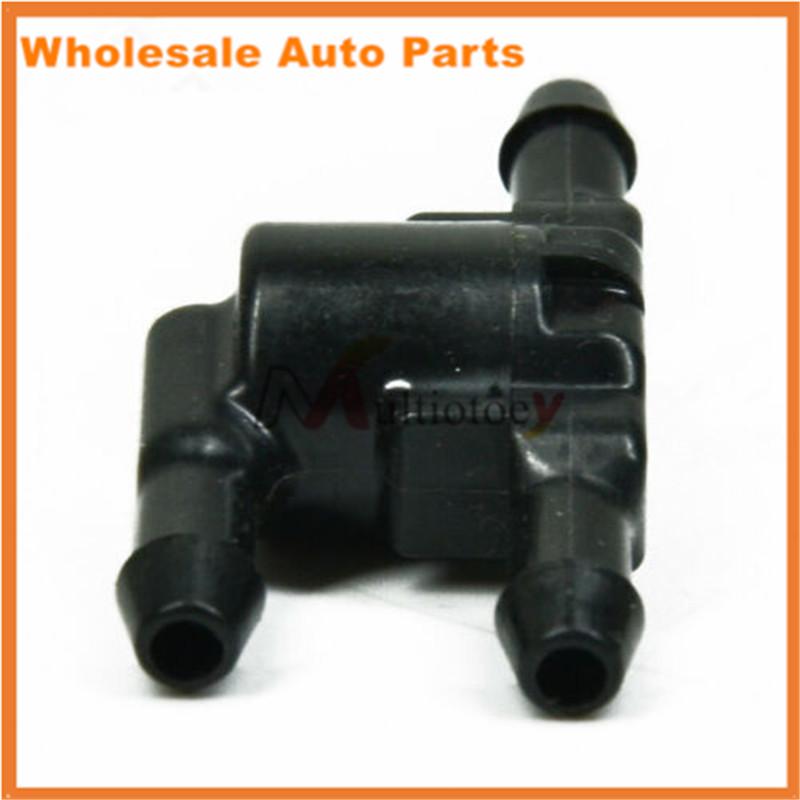 New 1Pc Black Plastic Wiper Washer Windshield Check Valve Right 8532128020 85321-28020 For Toyota Corolla Scion Car Accessories