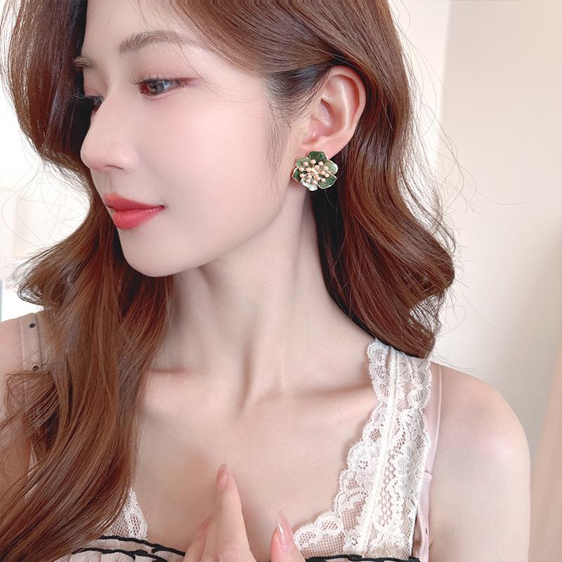 Women's Light Luxury Design Elegant Drip Oil Camellia Earrings Fashionable And Versatile Niche Design Flower Earrings
