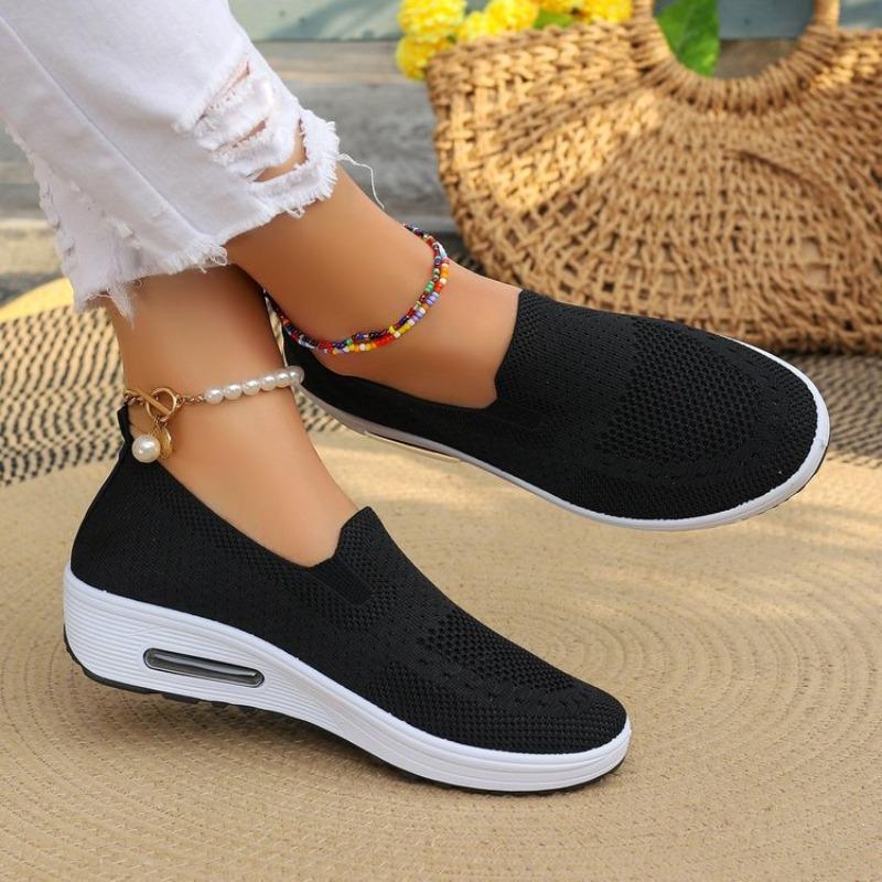 Women New Foreign Trade Wholesale Mom Shoes, Breathable Fly-knit Slip-on Platform Height-increasing Soft Sole Casual Sneakers