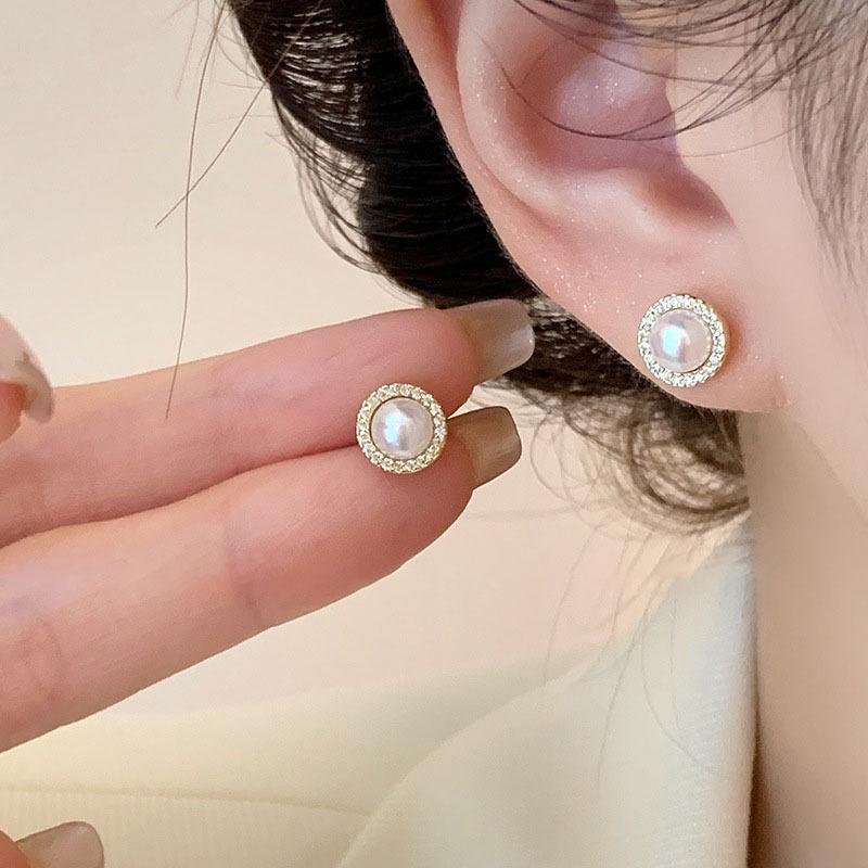 Koreanischer Stil Nicht-Piercing Ohrclip mit langem Quaste, Perlmutt Schmetterlings Design für Damen - High-End, Coole Mode.