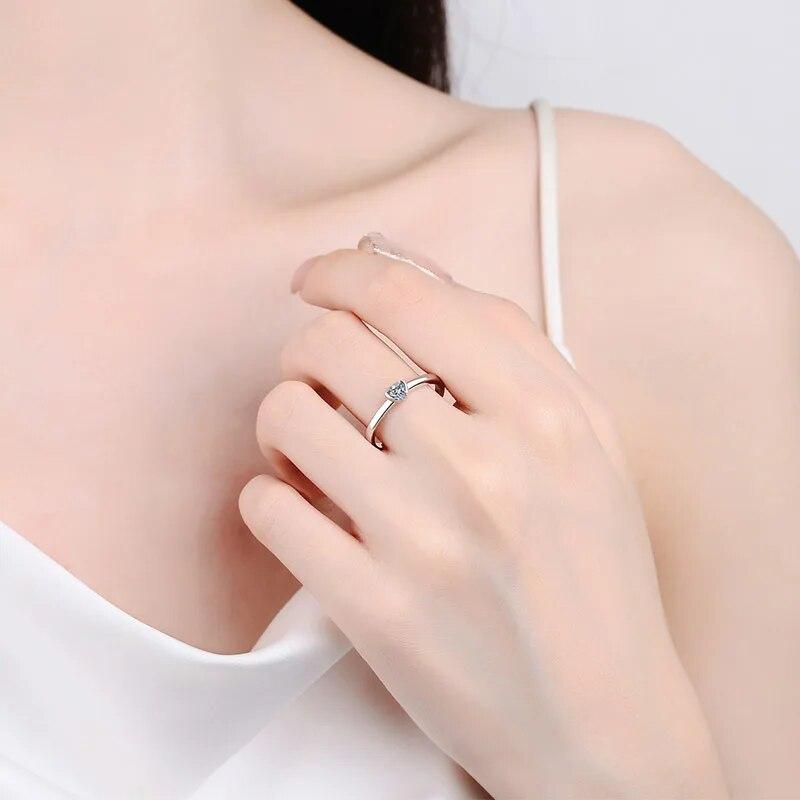 0.3ct serce Cut Moissanite pierścionki zaręczynowe dla kobiet klasyczna obrączka 925 srebro platerowane PT950 prezent urodzinowy