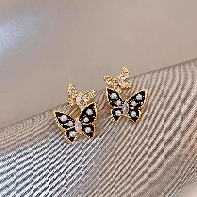 2024 Elegant Butterfly Pearl Stud Earrings for Women – Trendy High-End Niche Design