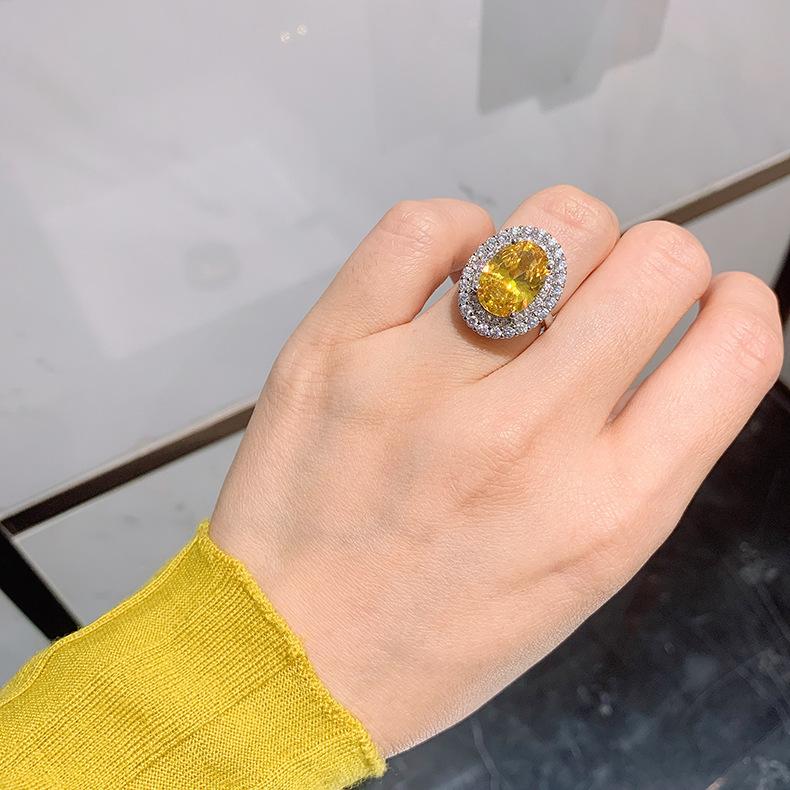 Retro Inlaid Zircon Ring 10 * 14 Simulated Pigeon Blood Red Corundum Oval Colored Gemstone Jewelry