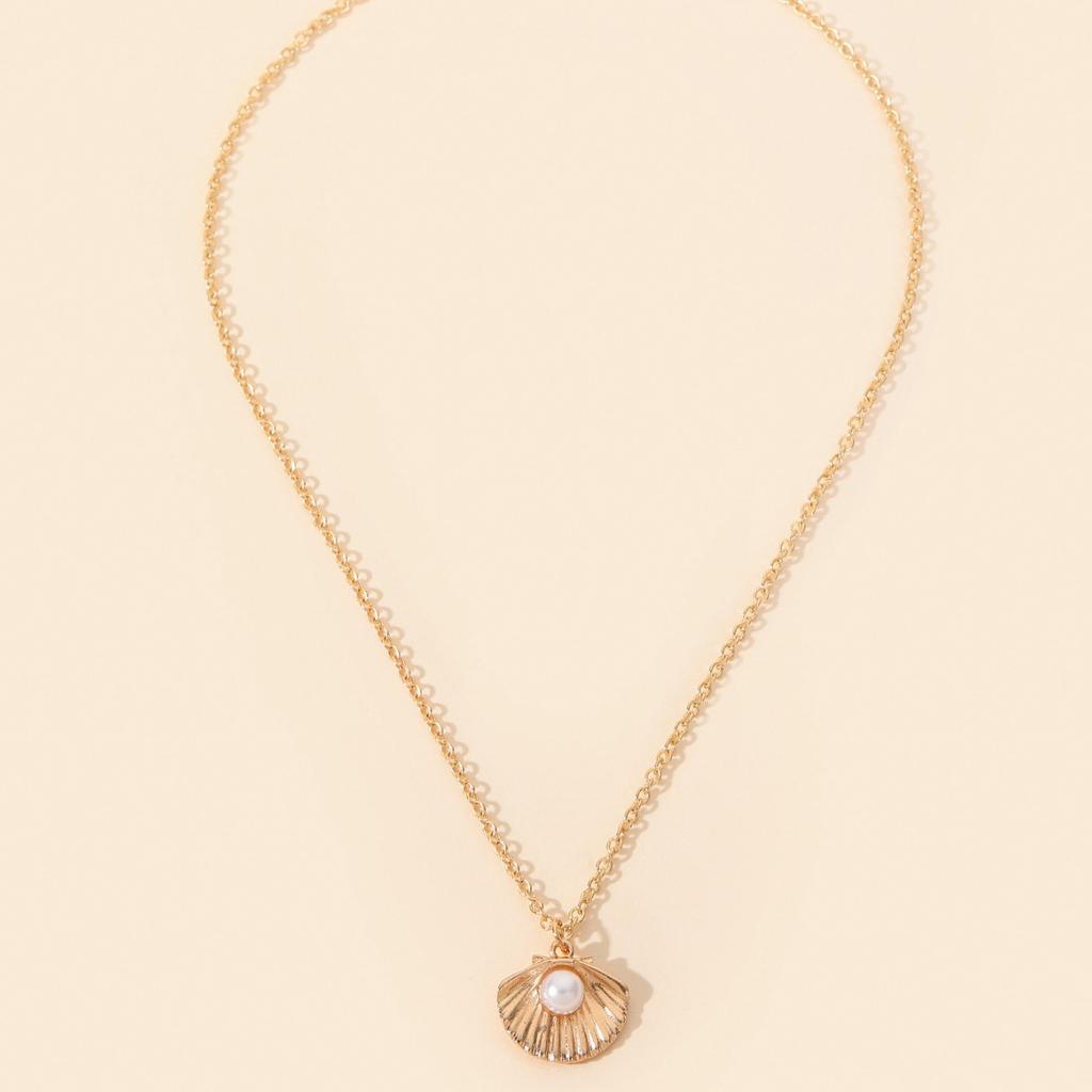 Womens Light Luxury Niche Design Shell Pearl Pendant Necklace Elegant Versatile Chain