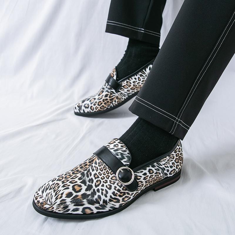 Fashion 2025 New Fashionable Men's Leopard Print Loafers Comfortable Metal Buckle Design Party Dress Shoe Low-Heeled Anti-Slip Lazy Shoe
