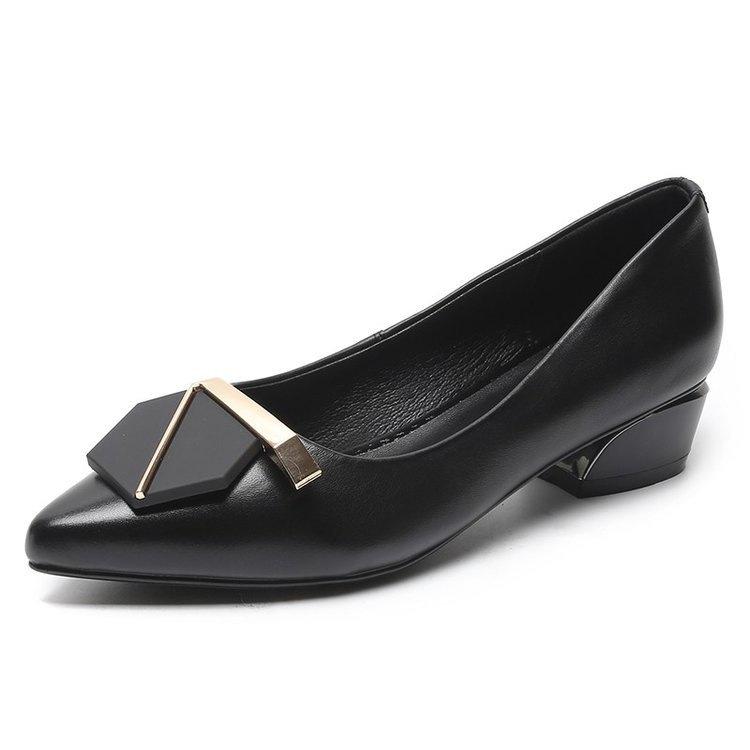 Szpiczaste pojedyncze buty damskie na grubym płaskim obcasie buty dla matki 2025 nowa jesień wszechstronne temperamentowe buty do pracy miękka skóra buty damskie